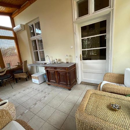 Lyrius Vendeghaz - Debrecen Apartment Exterior photo