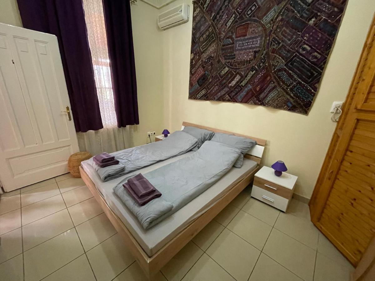 Lyrius Vendeghaz - Debrecen Apartment Exterior photo