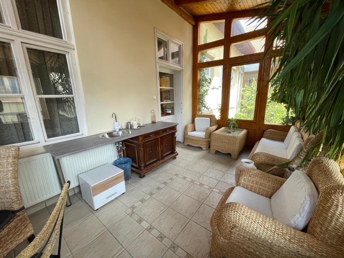 Lyrius Vendeghaz - Debrecen Apartment Exterior photo
