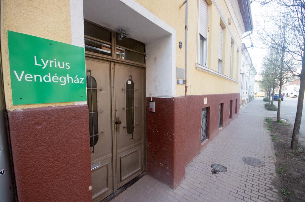 Lyrius Vendeghaz - Debrecen Apartment Exterior photo